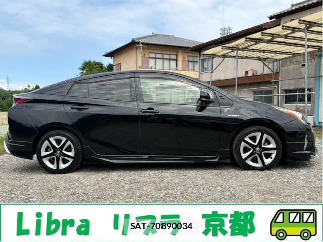 Toyota PRIUS 2017-03 8814944-14