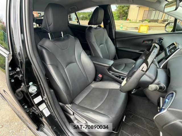 Toyota PRIUS 2017-03 8814944-3