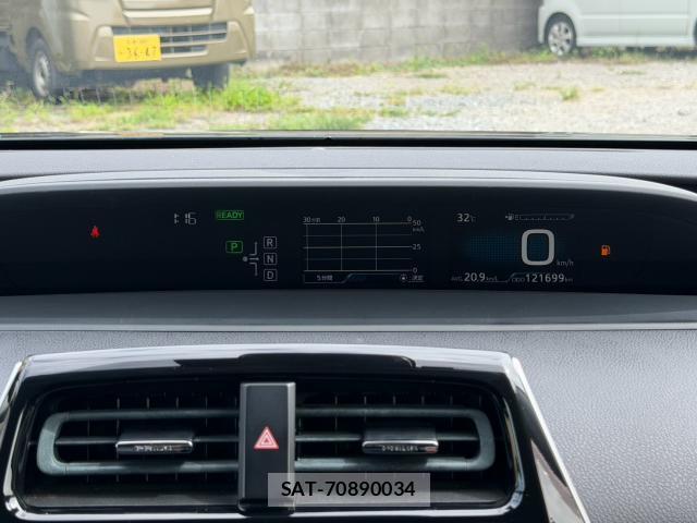 Toyota PRIUS 2017-03 8814944-6
