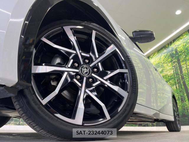 Toyota PRIUS 2023-10 8814985-12