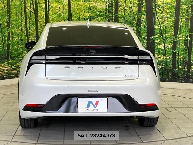 Toyota PRIUS 2023-10 8814985-14