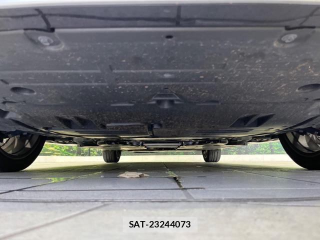 Toyota PRIUS 2023-10 8814985-18