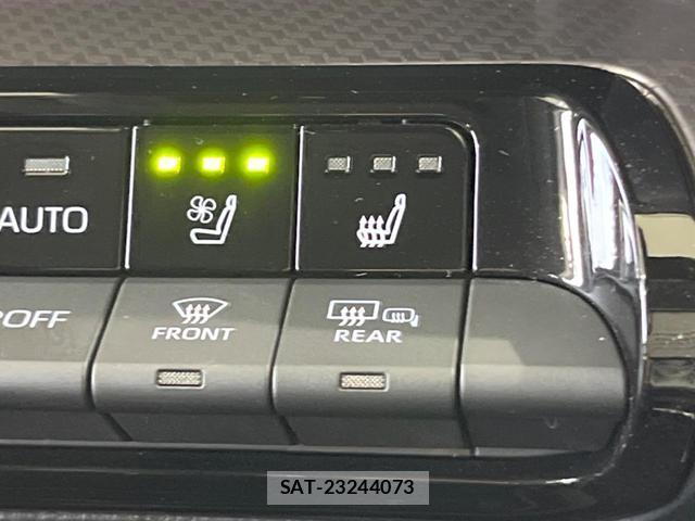Toyota PRIUS 2023-10 8814985-5