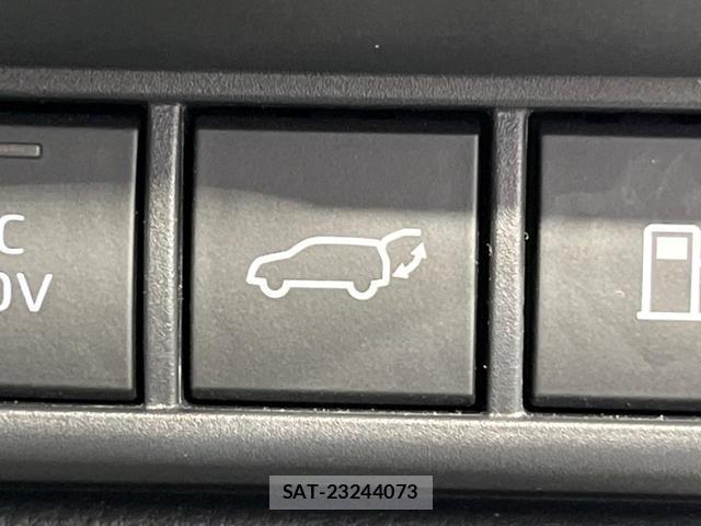 Toyota PRIUS 2023-10 8814985-6