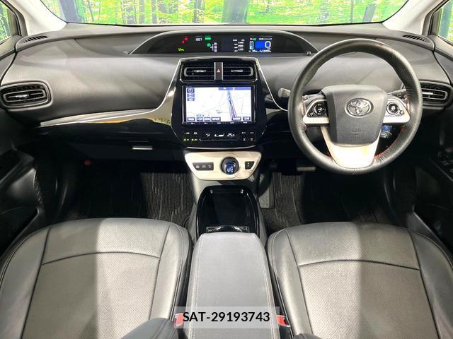 Toyota PRIUS 2018-03 8815017-1