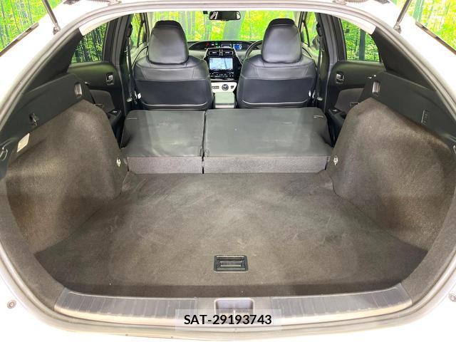 Toyota PRIUS 2018-03 8815017-11