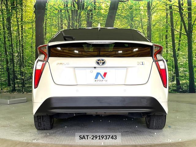 Toyota PRIUS 2018-03 8815017-18