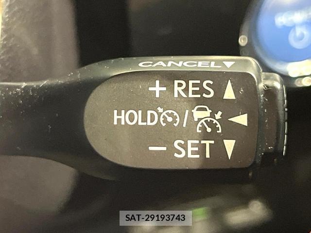 Toyota PRIUS 2018-03 8815017-4