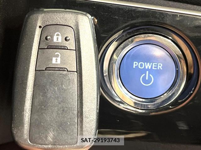 Toyota PRIUS 2018-03 8815017-6