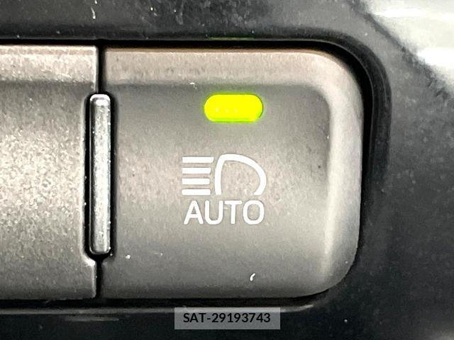 Toyota PRIUS 2018-03 8815017-8
