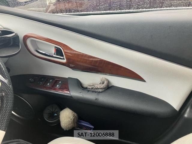 Toyota PRIUS 2016-06 8815040-15