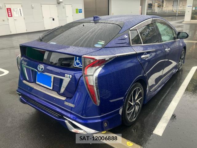 Toyota PRIUS 2016-06 8815040-2