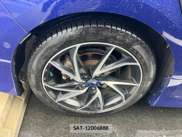 Toyota PRIUS 2016-06 8815040-3