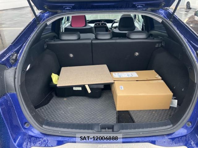 Toyota PRIUS 2016-06 8815040-9