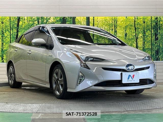 Toyota PRIUS 2016-06 8815098-15