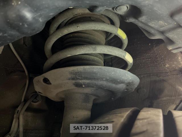 Toyota PRIUS 2016-06 8815098-19