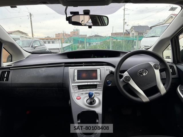 Toyota PRIUS 2013-10 8815174-12