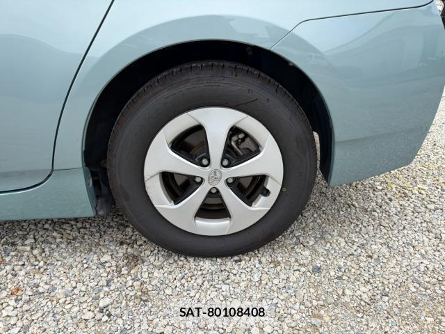 Toyota PRIUS 2013-10 8815174-15