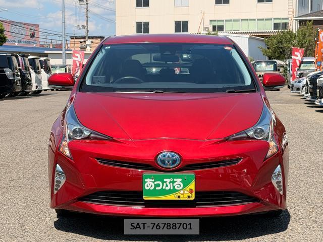 Toyota PRIUS 2016-08 8815188-1
