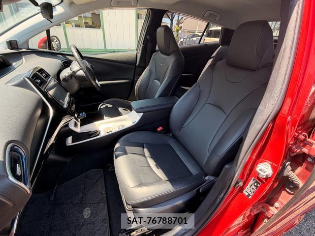 Toyota PRIUS 2016-08 8815188-12