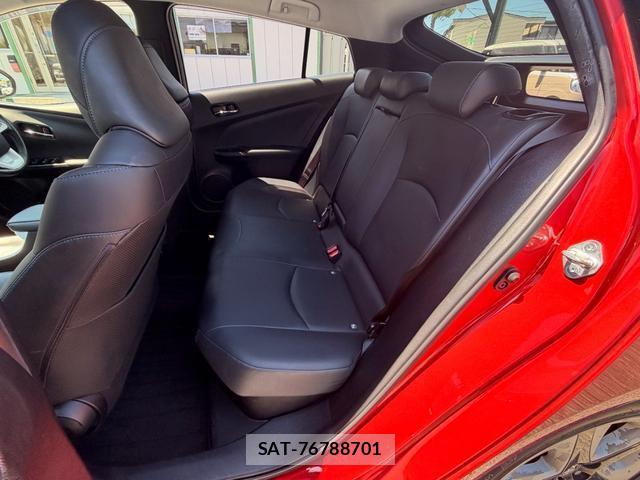 Toyota PRIUS 2016-08 8815188-13