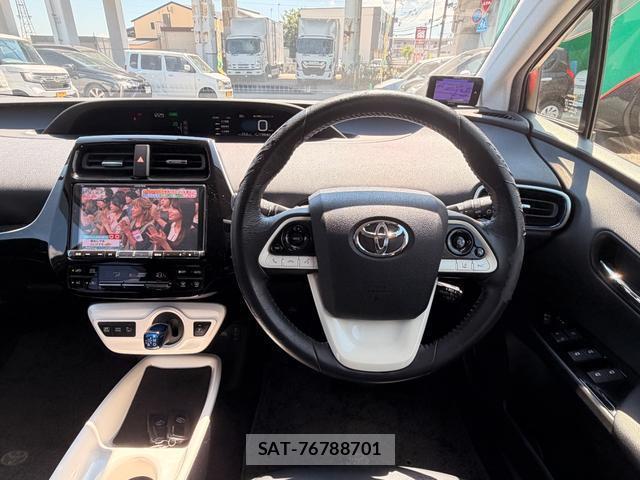 Toyota PRIUS 2016-08 8815188-15