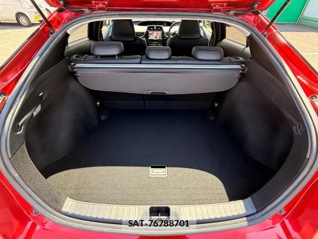 Toyota PRIUS 2016-08 8815188-17