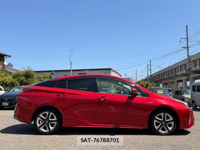 Toyota PRIUS 2016-08 8815188-3