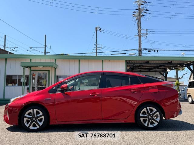 Toyota PRIUS 2016-08 8815188-4