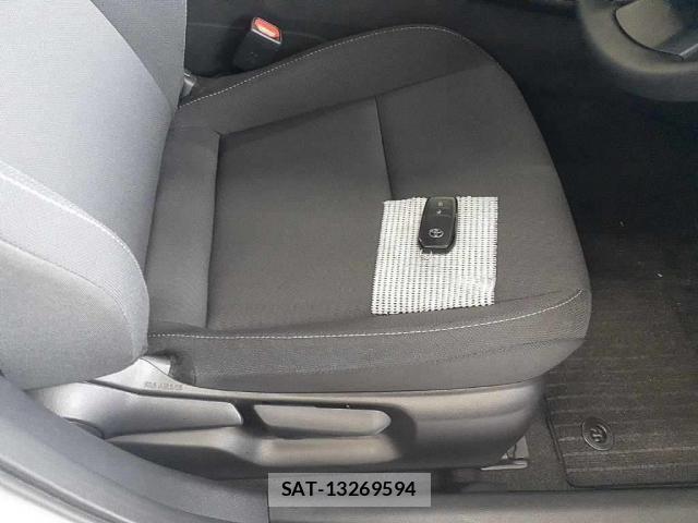 Toyota PRIUS 2025-03 8815393-4