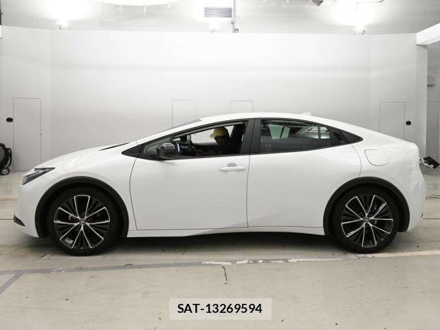 Toyota PRIUS 2025-03 8815393-6