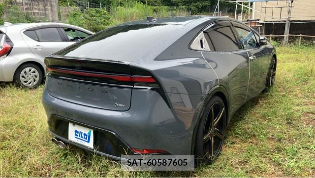 Toyota PRIUS 2024-08 8815462-12