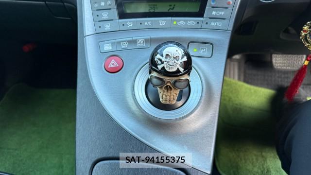 Toyota PRIUS 2012-12 8815560-12