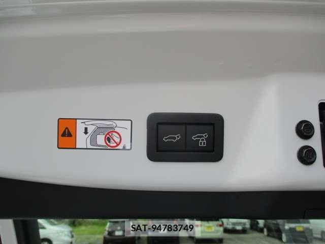 Toyota PRIUS 2026-08 8815575-16