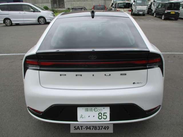 Toyota PRIUS 2026-08 8815575-6