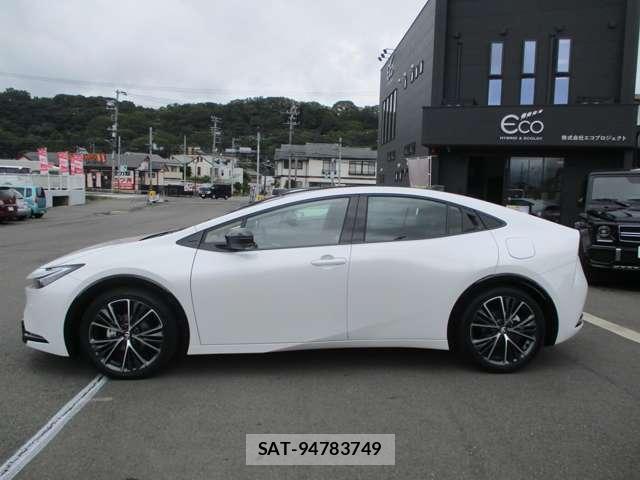 Toyota PRIUS 2026-08 8815575-8