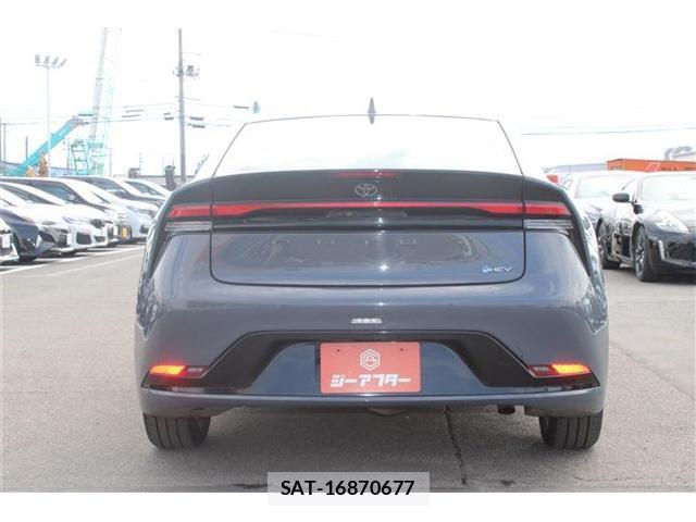 Toyota PRIUS 2023-08 8815776-10