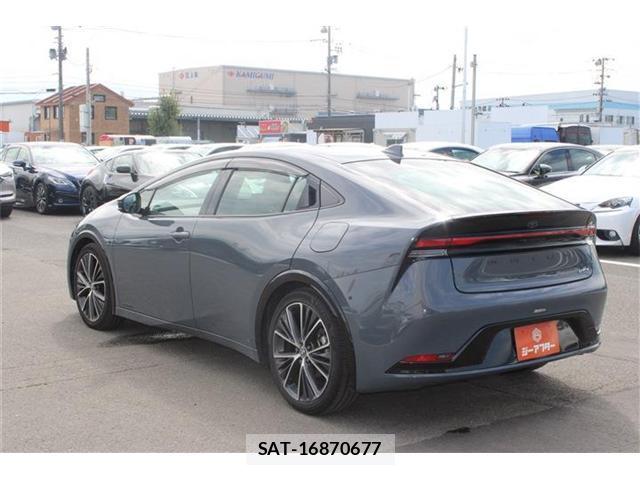 Toyota PRIUS 2023-08 8815776-13