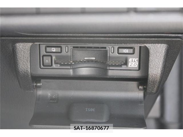 Toyota PRIUS 2023-08 8815776-6