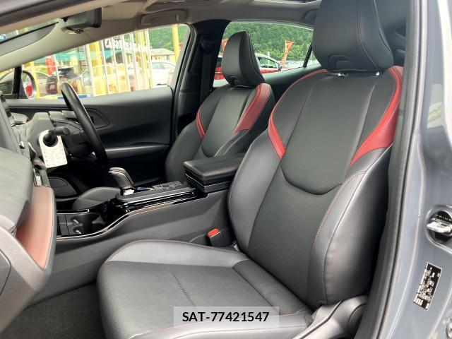 Toyota PRIUS 2023-09 8815819-17