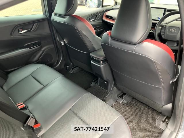 Toyota PRIUS 2023-09 8815819-18