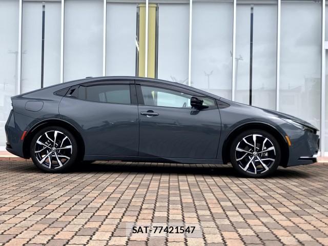 Toyota PRIUS 2023-09 8815819-2
