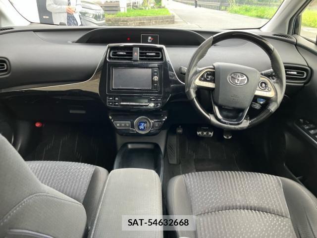 Toyota PRIUS 2016-10 8815871-16