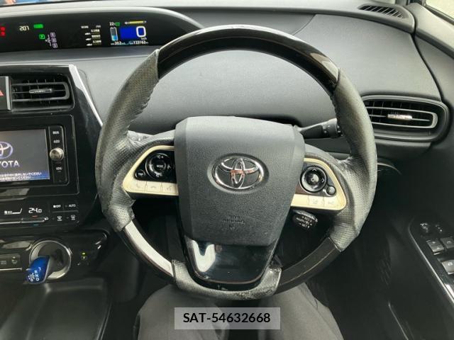 Toyota PRIUS 2016-10 8815871-18