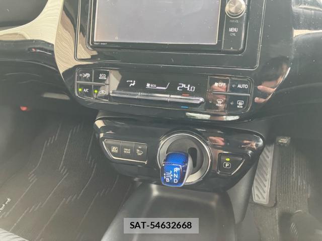 Toyota PRIUS 2016-10 8815871-19