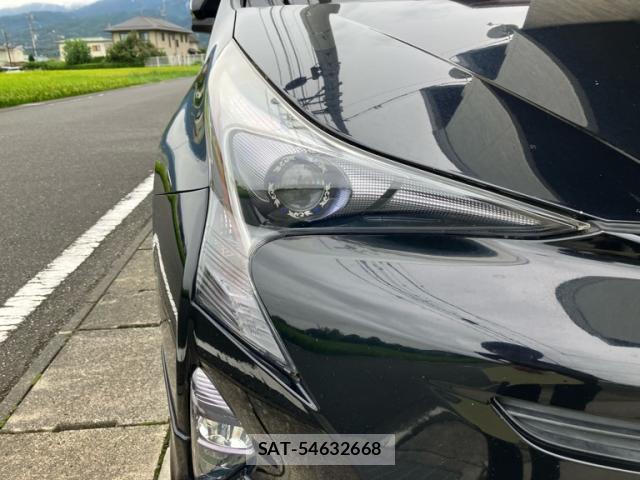 Toyota PRIUS 2016-10 8815871-6