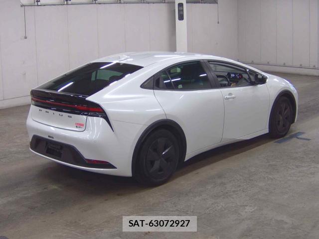 Toyota PRIUS 2023-02 8815967-1