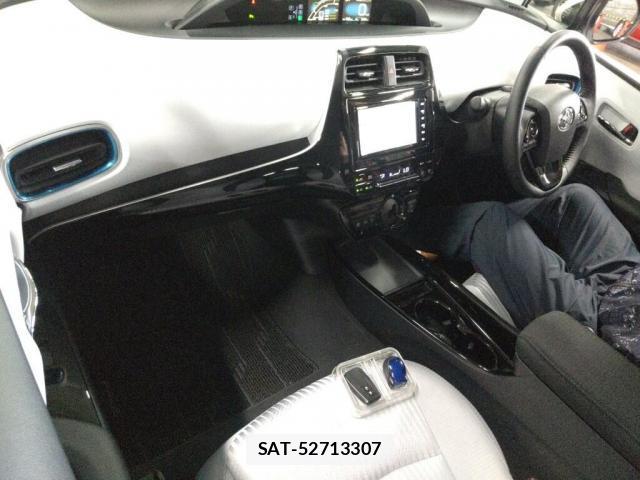 Toyota PRIUS 2019-03 8816125-2