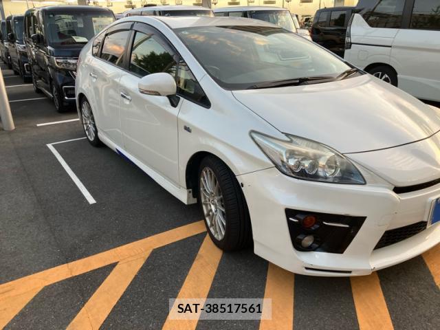 Toyota PRIUS 2011-01 8816384-1