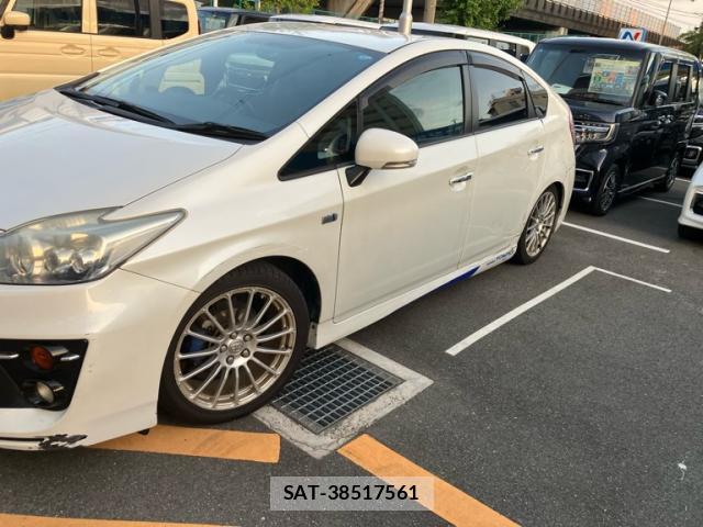 Toyota PRIUS 2011-01 8816384-2